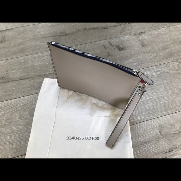 ❤️ NWT Frenchy Creatures of Comfort Clutch - Picture 3 of 3